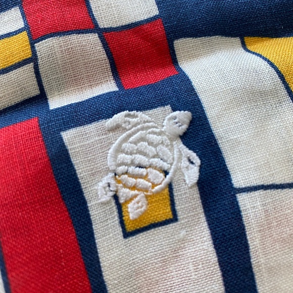 Brooks Brothers Et Vilebrequin Bowling
Shirt in the Mixed Signals Print - Picture 12 of 12